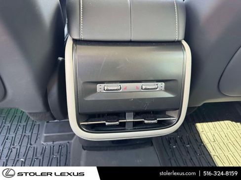 Used 2025 Lincoln Nautilus Reserve AWD/4WD image 17