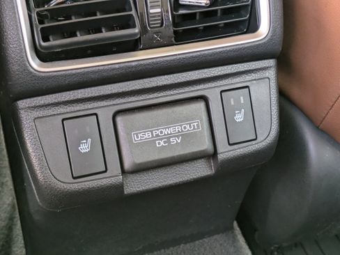 Used 2018 Subaru Outback 3.6R Touring w/ Popular Package #3 image 16