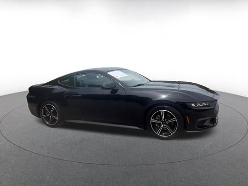 Used 2024 Ford Mustang Premium image 2