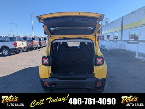 Used 2023 Jeep Renegade Trailhawk image 15