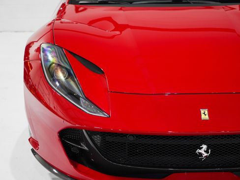 Used 2018 Ferrari 812 Superfast RWD image 29