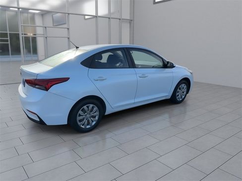 Used 2018 Hyundai Accent SE image 8