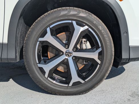 New 2026 Volkswagen Tiguan SE AWD/4WD image 11