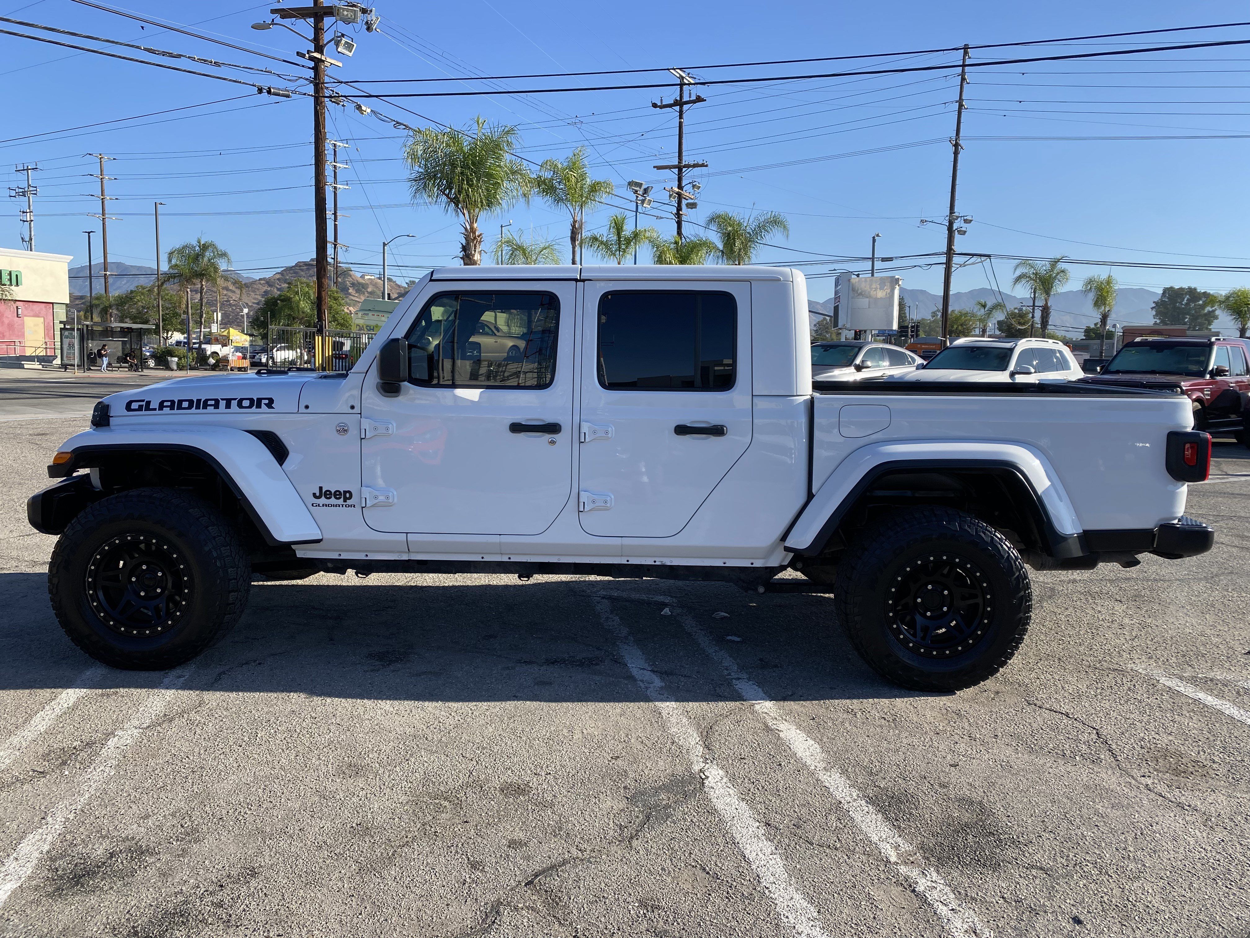 Used 2021 Jeep Gladiator Sport AWD/4WD image 10
