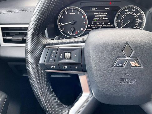 Used 2024 Mitsubishi Outlander SE image 18