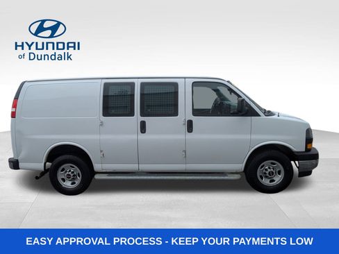 Used 2021 GMC Savana 2500 w/ Driver Convenience Package image 11