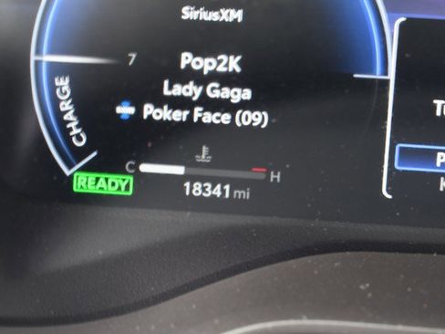 Used 2025 Toyota Sienna Limited image 35