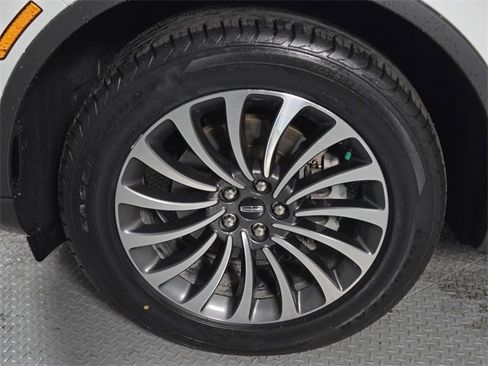 Certified 2023 Lincoln Aviator Reserve w/ Equipment Group 201A image 9