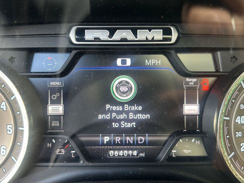 Used 2022 RAM 1500 Limited AWD/4WD image 2