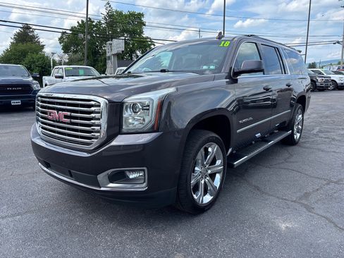 Used 2018 GMC Yukon XL SLT w/ Premium Edition AWD/4WD image 3