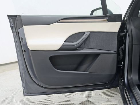 Used 2022 Tesla Model X image 33