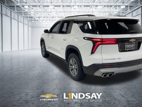 Used 2025 Chevrolet Traverse LT AWD/4WD image 8