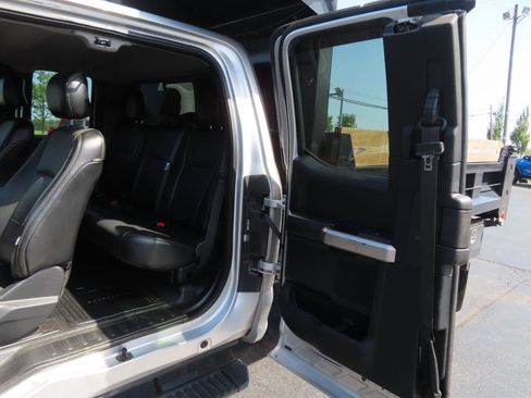 Used 2017 Ford F550 4x4 SuperCab Super Duty image 38