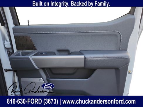 New 2026 Ford F250 Lariat w/ Black Appearance Package image 27