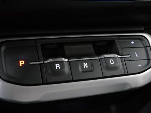 Used 2023 GMC Acadia SLE FWD image 23