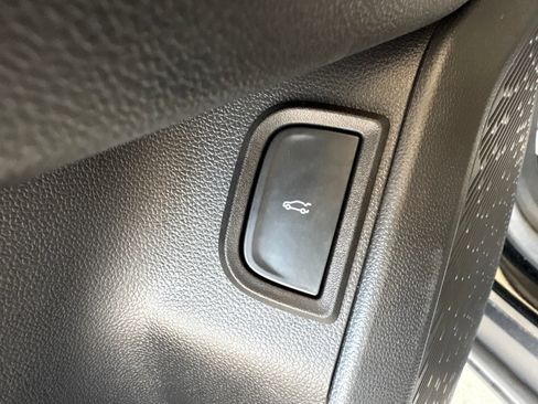 Used 2026 Chevrolet Equinox ACTIV FWD image 12