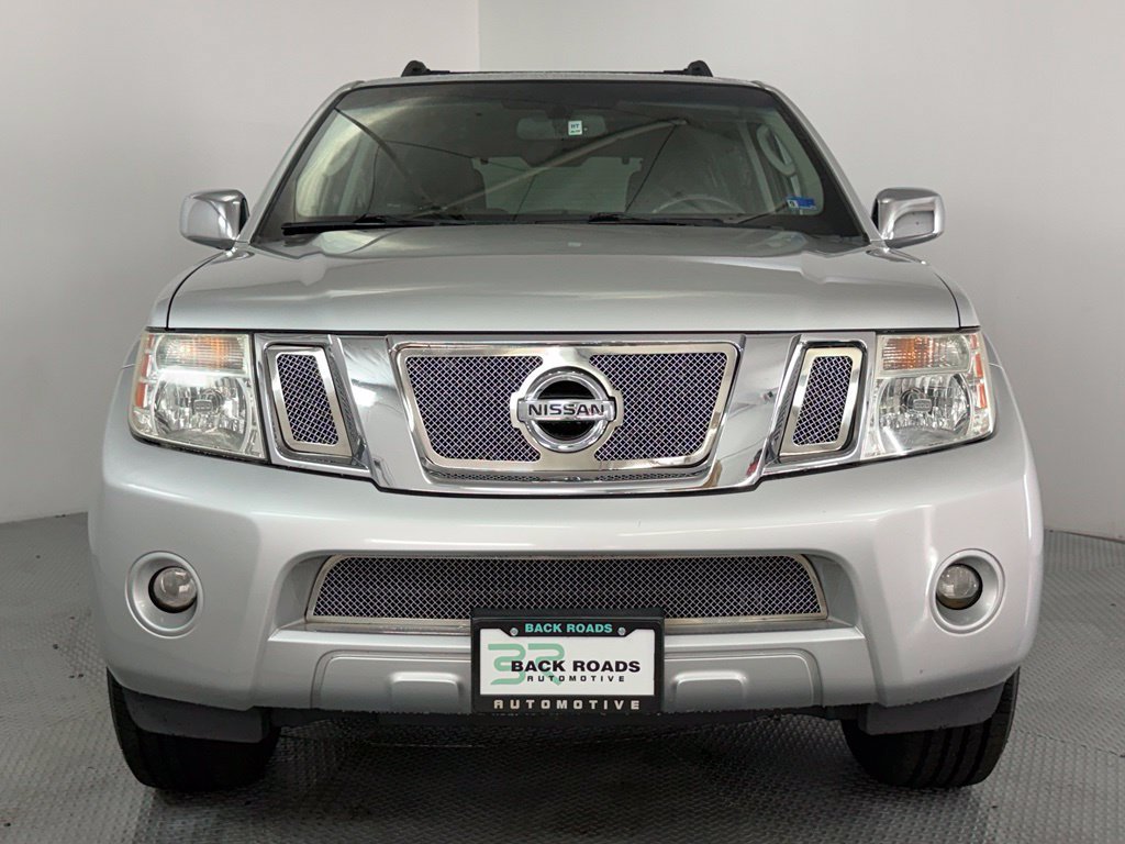 Used 2012 Nissan Pathfinder SV RWD image 2