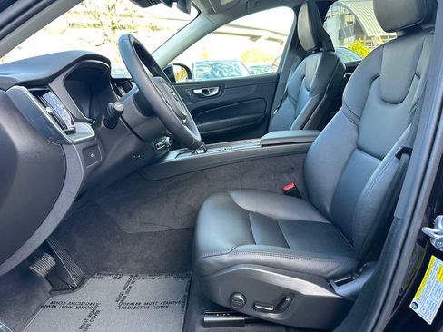 Used 2025 Volvo XC60 B5 Core w/ Protection Package Premier image 19