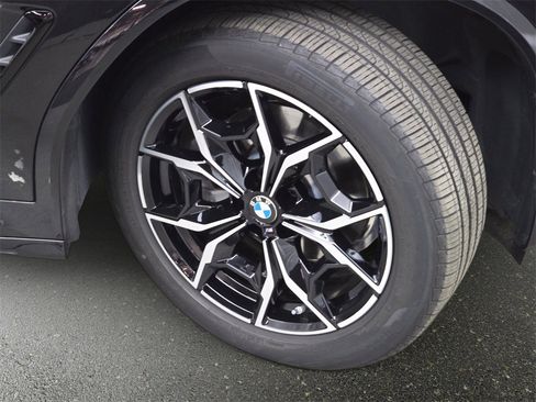 Used 2025 BMW X4 xDrive30i w/ Premium Package image 34