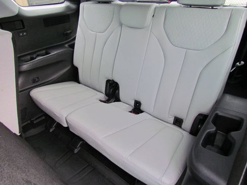 Used 2022 Hyundai Palisade SEL w/ 8P Bench Seat Package FWD image 14