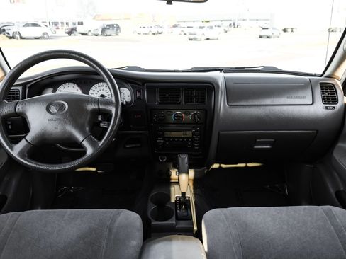 Used 2004 Toyota Tacoma PreRunner image 13