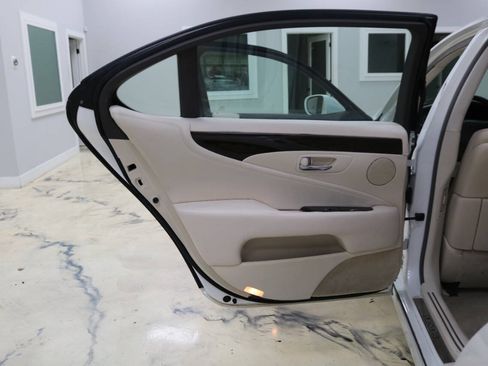 Used 2008 Lexus LS 460 L w/ Preferred Accessory Pkg RWD image 72