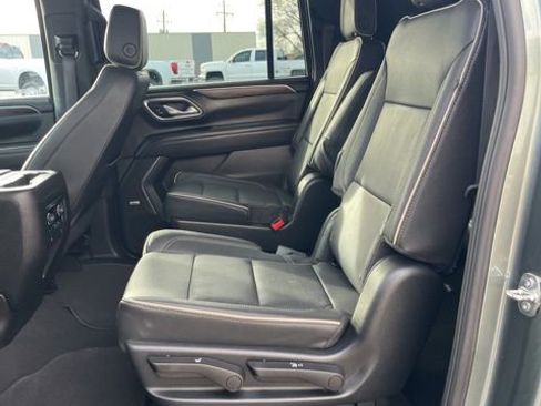 Used 2023 Chevrolet Suburban Premier AWD/4WD image 30
