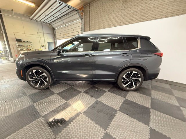 Used 2025 Mitsubishi Outlander 4WD Plug-In Hybrid image 11