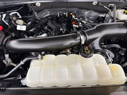 Used 2025 Ford Expedition Platinum image 39