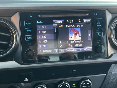 Used 2019 Toyota Tacoma TRD Off-Road image 16