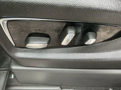 Used 2017 Cadillac Escalade Premium Luxury image 30