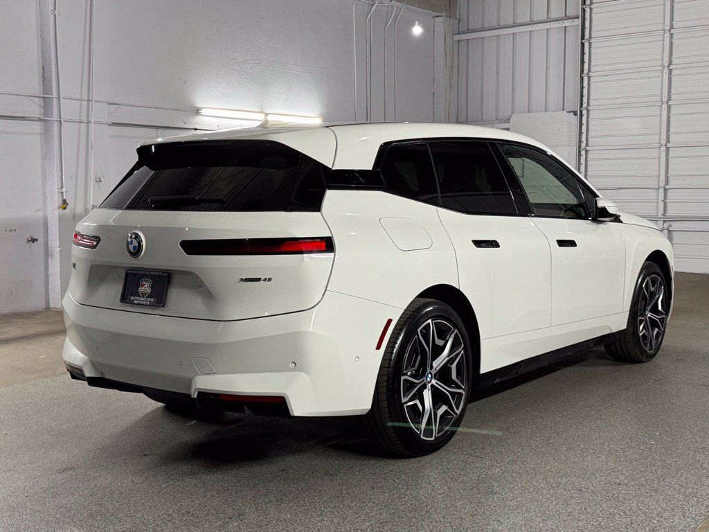Used 2026 BMW iX xDrive45 AWD/4WD image 10