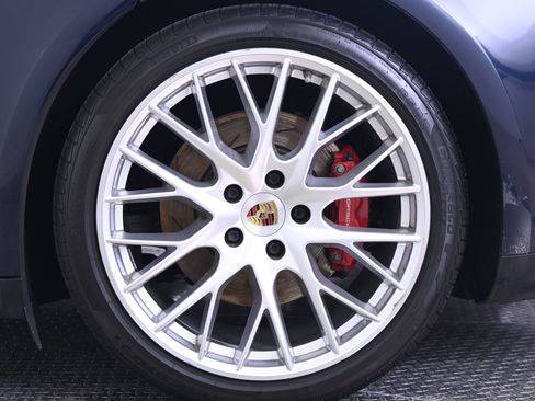 Certified 2020 Porsche Panamera GTS image 12