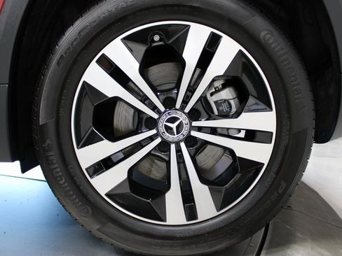 Used 2024 Mercedes-Benz GLA 250 w/ Exclusive Package image 36