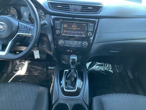 Used 2018 Nissan Rogue S image 11