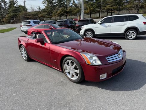 Used 2006 Cadillac XLR RWD image 2