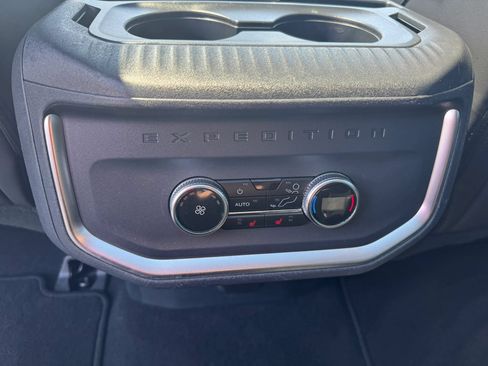 Used 2025 Ford Expedition Max Platinum AWD/4WD image 8