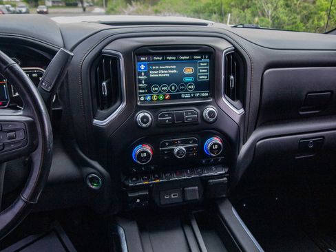 Used 2021 GMC Sierra 1500 AT4 w/ AT4 Premium Package image 16