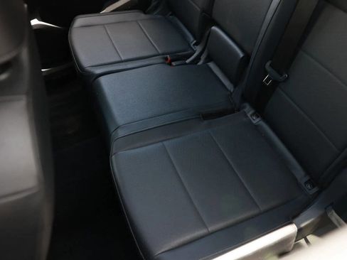 Used 2018 Volkswagen Tiguan S FWD image 32