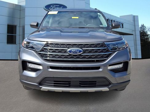 Certified 2023 Ford Explorer XLT w/ Equipment Group 202A AWD/4WD image 3