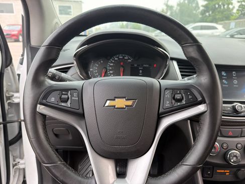 Used 2017 Chevrolet Trax LT w/ LT Convenience Package AWD/4WD image 23
