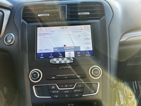 Used 2020 Ford Fusion SE w/ Equipment Group 151A image 25