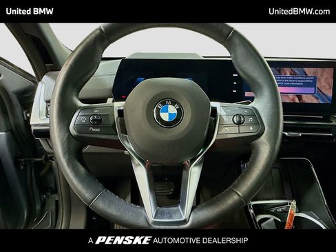 Used 2025 BMW X2 xDrive28i AWD/4WD image 6