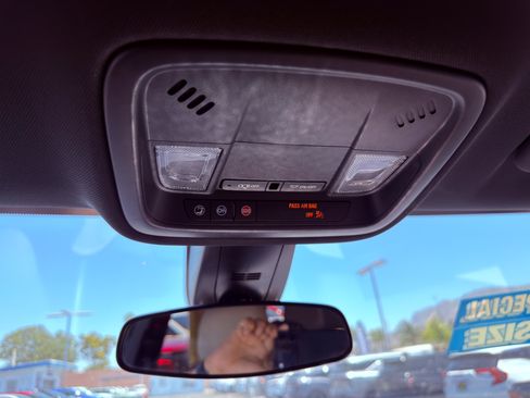 Used 2023 Chevrolet Traverse LS FWD image 35
