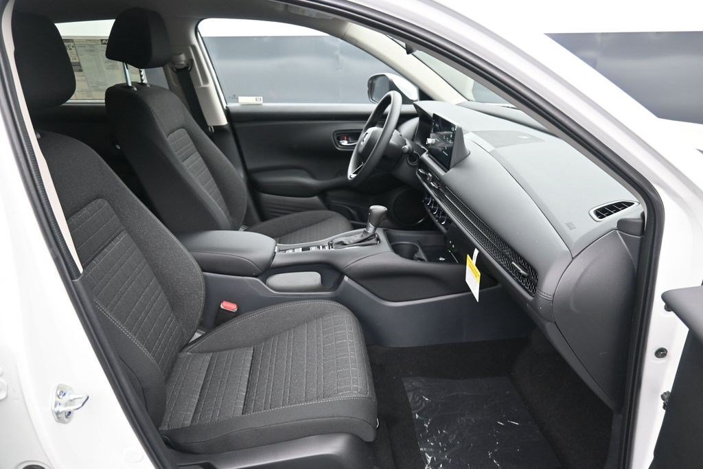 Used 2026 Honda HR-V LX image 9