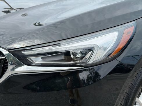 Used 2021 Buick Enclave Essence FWD image 9