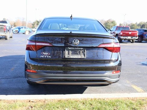 Used 2023 Volkswagen Jetta Sport image 16