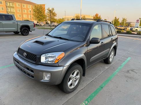 Used 2003 Toyota RAV4 4WD image 2