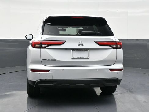 Used 2022 Mitsubishi Outlander ES image 4