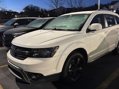 Used 2020 Dodge Journey Crossroad w/ Popular Equipment Group image 2